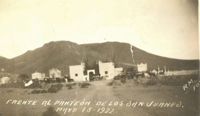 acceso antiguo panteon